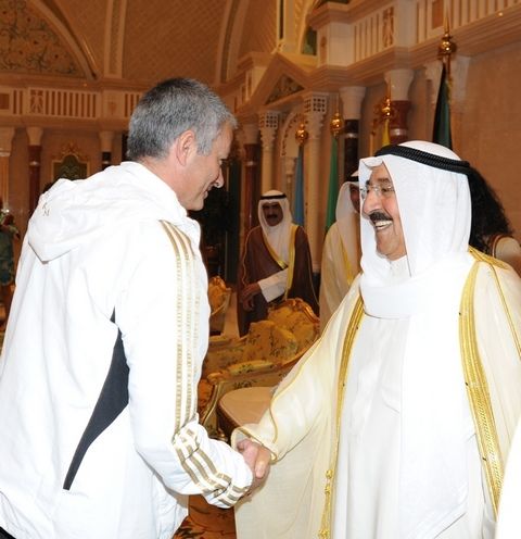 امير الكويت الشيخ صباح الاحمد يرحب بالمدرب البرتغالي مورينيو