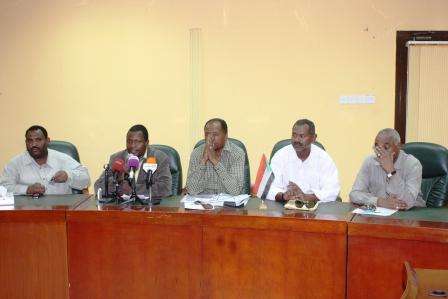 جانب من الموتمر الصحفي