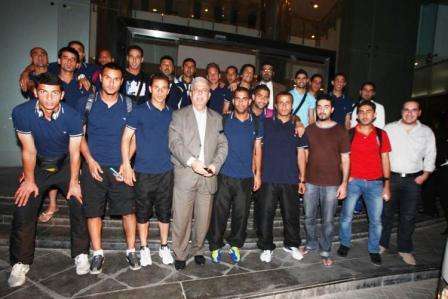 لقطة جامعة لبعثة منتخب فلسطين لحظة وصول الدوحة
