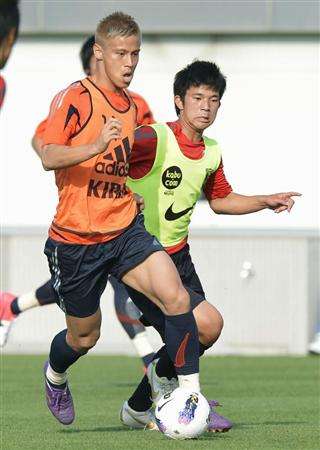 هوندا في المباراة الودية أمام فريق اوراوا ريد لفئة الشباب