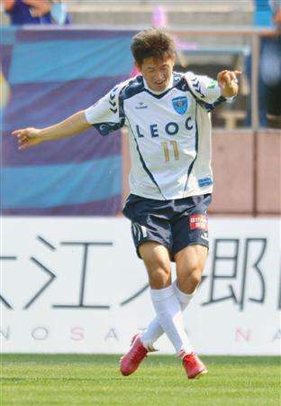 كازو يحتفل بعد إحرازه الهدف التاريخي يوم الأحد