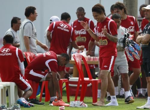 صورة من معسكر منتخب بيرو استعدادا لمواجهة كولومبيا يوم الاحد القادم
