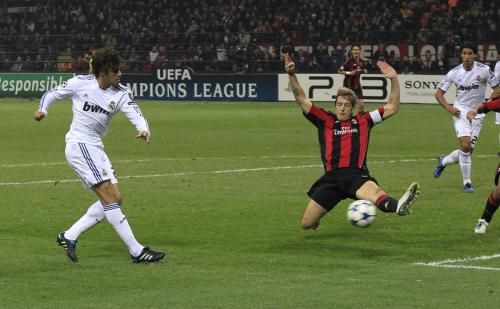 2010-11-03t215413z_01_mil110_rtridsp_3_soccer-champions_reuters