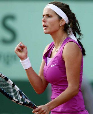 جوليا تراجع مستواها وتصنيفها مؤخراً 