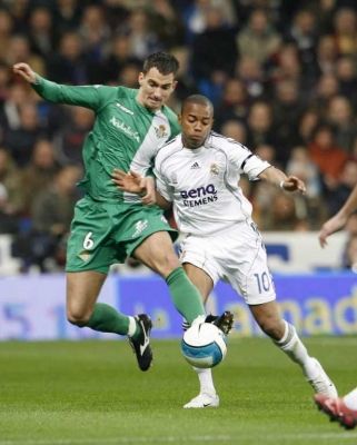 روبينهو في أحد الإلتحامات