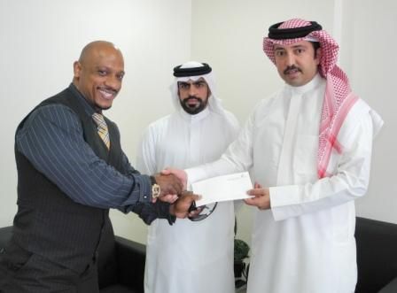 الشيخ احمد بن حمد يكرم البطل سامي الحداد
