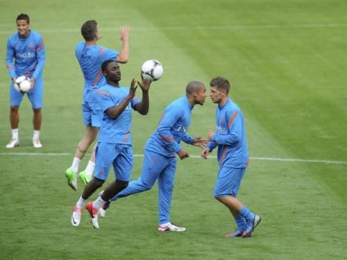 2012-06-06t184026z_01_aa110_rtridsp_3_soccer-euro_reuters