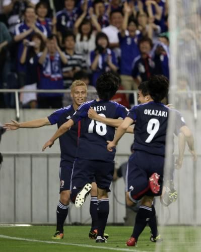 2012-06-08t112033z_01_sai502_rtridsp_3_soccer-world_reuters