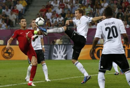 2012-06-09t200359z_01_ink52_rtridsp_3_soccer-euro_reuters