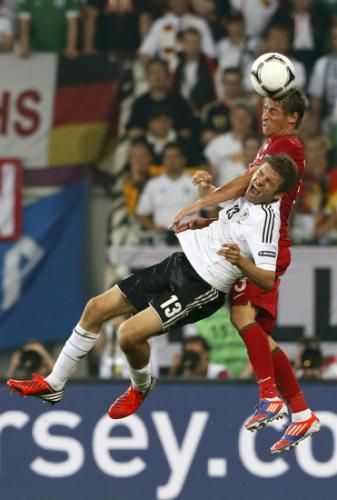 2012-06-09t202858z_01_ink60_rtridsp_3_soccer-euro_reuters