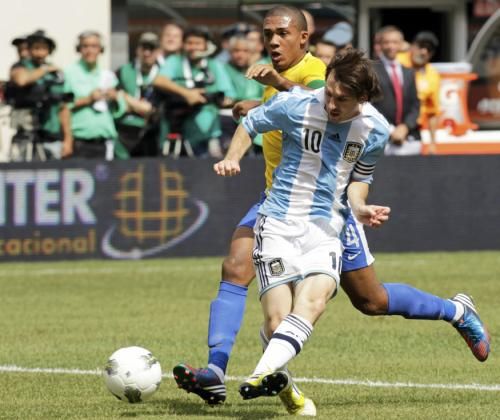 2012-06-09t201831z_01_nj113_rtridsp_3_soccer-friendly_reuters