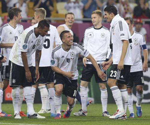 2012-06-09t210029z_01_imp67_rtridsp_3_soccer-euro_reuters