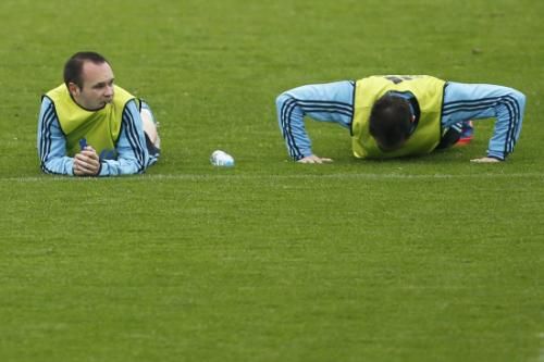 2012-06-08t124757z_01_cvi262_rtridsp_3_soccer-euro_reuters