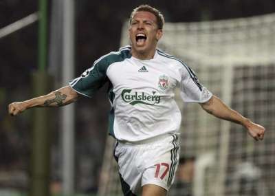 بـيـلامـي يـركـض فـرحـا بـعـد إحـرازه هـدف فـريـقـه الأول فـي مرمـى برشلـونـه