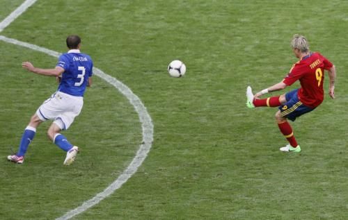 المنتخب الأسباني اشتكى من أرضية ملعب جدانسك الصلبة 