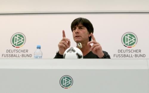 2012-06-11t121623z_01_aa31_rtridsp_3_soccer-euro_reuters