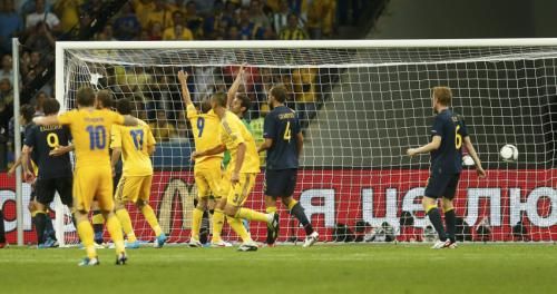 2012-06-11t202951z_01_cvi188_rtridsp_3_soccer-euro_reuters