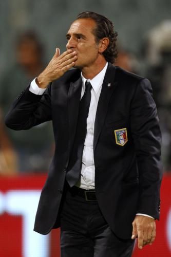 2011-09-06t193533z_01_gsp10_rtridsp_3_soccer-euro_reuters