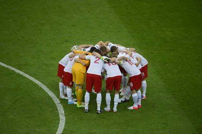 المنتخب البولندي يتعاهد على تقديم الأفضل لتجنب الخروج المبكر