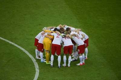 المنتخب البولندي يتعاهد على تقديم الأفضل لتجنب الخروج المبكر