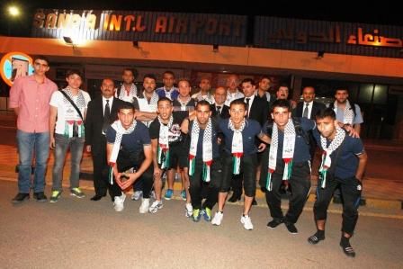 المنتخب الفلسطيني عند وصوله إلى العاصمة اليمنية صنعاء
