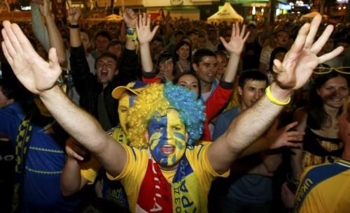 2012-06-12t080750z_01_cvi1113_rtridsp_3_soccer-euro_reuters