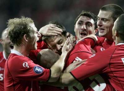 فرحة لاعبي الكمار بالتأهل 