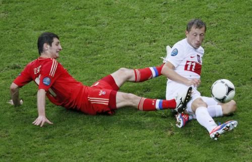 2012-06-12t202849z_01_stn204_rtridsp_3_soccer-euro_reuters