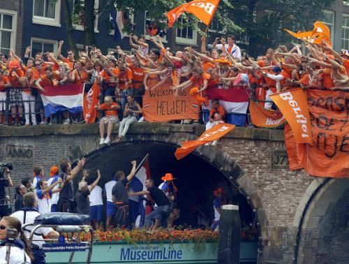 2010-07-13t165228z_01_ams102_rtridsp_3_soccer-world_reuters