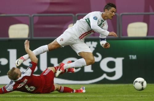 2012-06-13t175215z_01_cvi158_rtridsp_3_soccer-euro_reuters