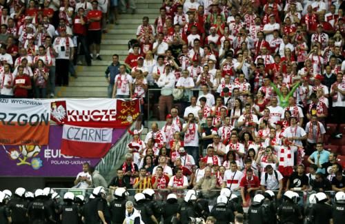 2012-06-12t204221z_01_ink69_rtridsp_3_soccer-euro_reuters