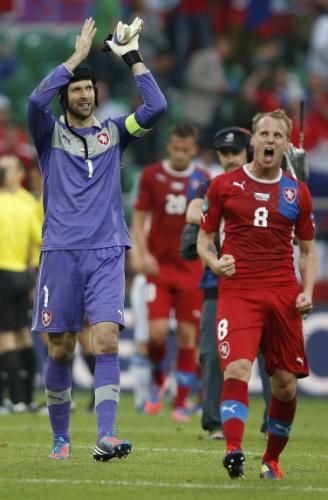 2012-06-12t180749z_01_stn147_rtridsp_3_soccer-euro_reuters