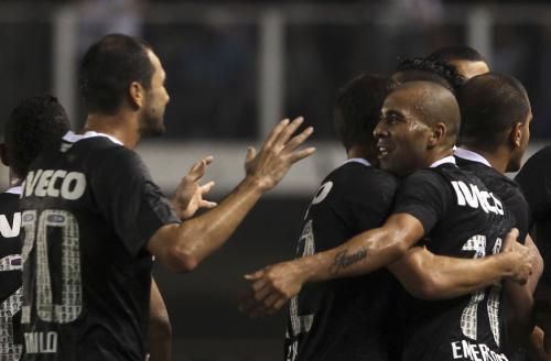 2012-06-14t020236z_01_pw03_rtridsp_3_soccer-libertadores_reuters