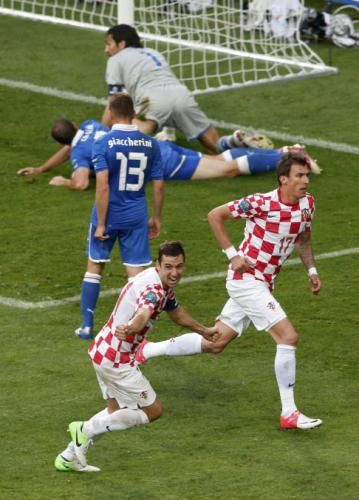 2012-06-14t174233z_01_mad433_rtridsp_3_soccer-euro_reuters