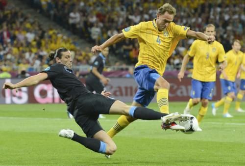 2012-06-15t191751z_01_awi14_rtridsp_3_soccer-euro_reuters