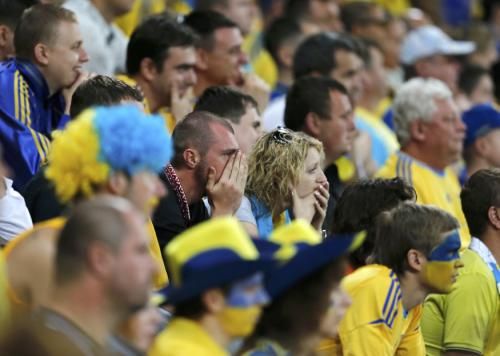الجماهير الأوكرانية حزنت لخسارة منتخبها أمام فرنسا بهدفين