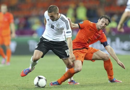 2012-06-13t193253z_01_zig144_rtridsp_3_soccer-euro_reuters