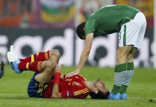 بوسكيتس أصيب خلال مباراة أيرلندا