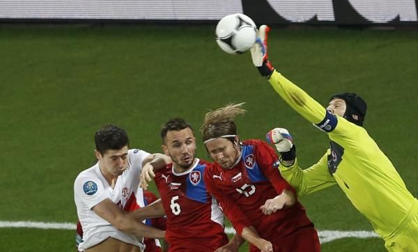 2012-06-16t203019z_01_stn136_rtridsp_3_soccer-euro_reuters