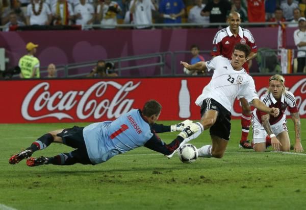 2012-06-17t193648z_01_stn133_rtridsp_3_soccer-euro_reuters