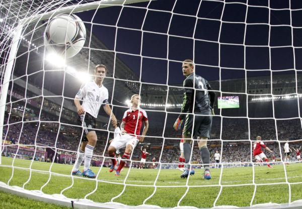 2012-06-17t194521z_01_ink39_rtridsp_3_soccer-euro_reuters