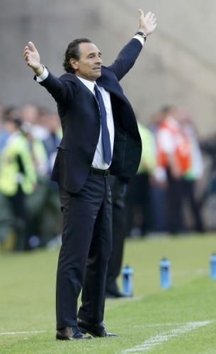 2012-06-10t164657z_01_dzl18_rtridsp_3_soccer-euro_reuters