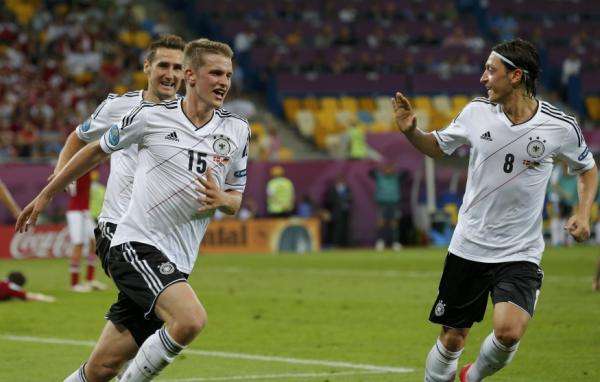 2012-06-17t203720z_01_cvi252_rtridsp_3_soccer-euro_reuters