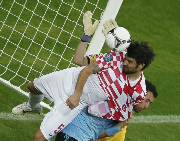 2012-06-18t203615z_01_stn158_rtridsp_3_soccer-euro_reuters