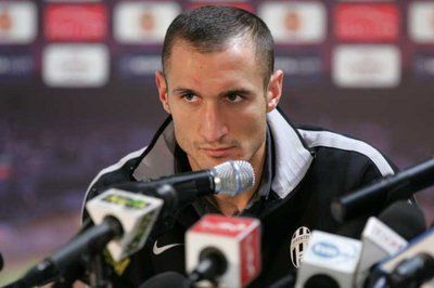 2010-11-30-00000102474076