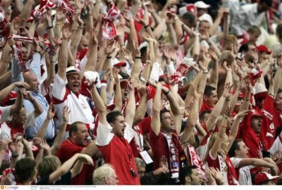 2008-04-01-ai_4753955_polandfans_004