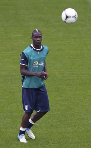 2012-06-09t175226z_01_aa76_rtridsp_3_soccer-euro_reuters