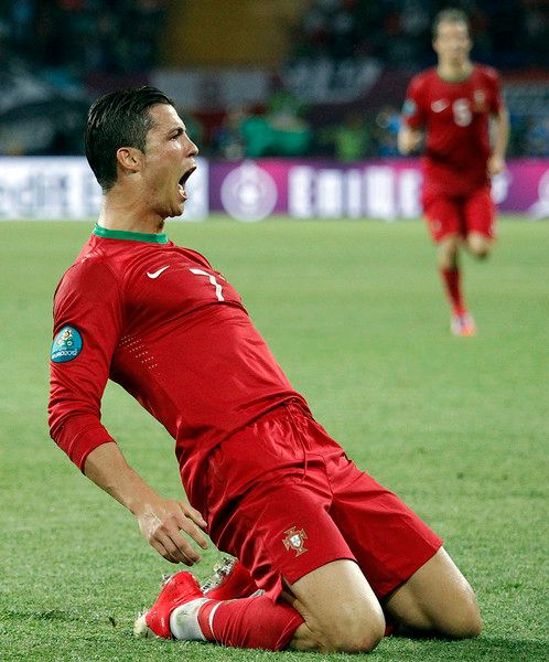 رونالدو تألق وقاد البرتغال للتأهل