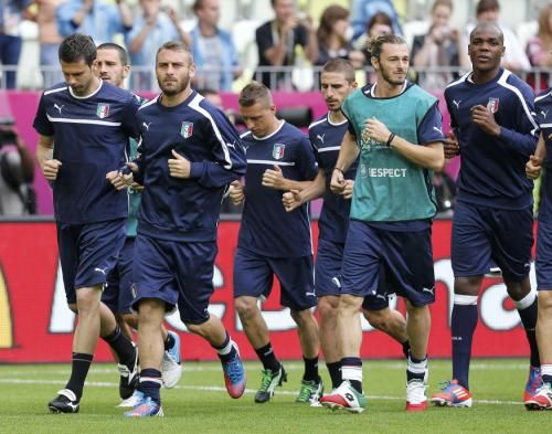 2012-06-09t175301z_01_aa82_rtridsp_3_soccer-euro_reuters