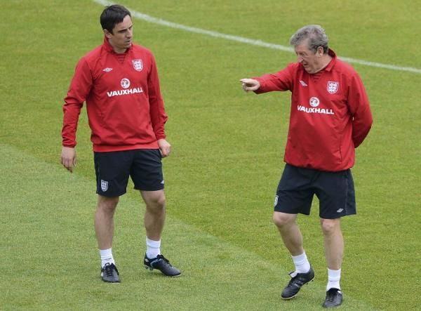 روي هودجسون وجاري نيفل قادا حملة التغيير للأنجليز بنجاح 